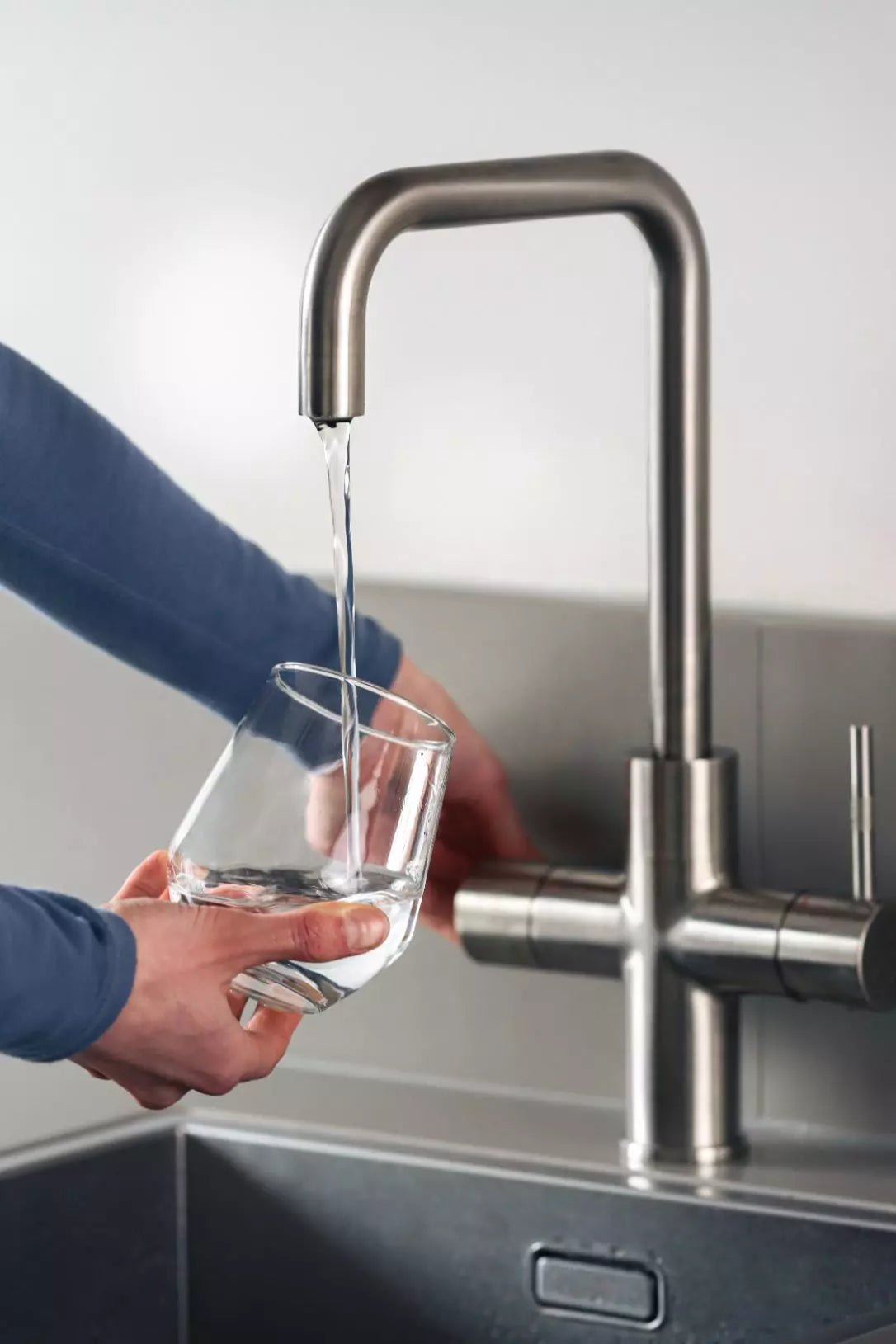 Kan een waterzuiveraar kleurstoffen uit water filteren?