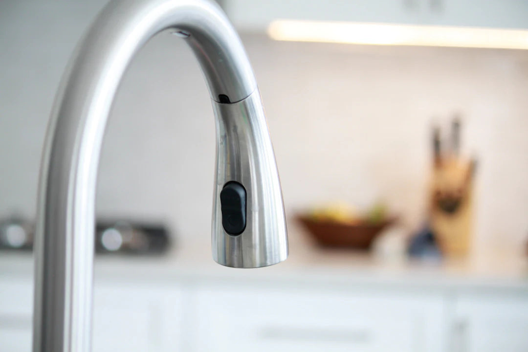 Elegante RVS keukenkraan voor PFAS-vrij drinkwater