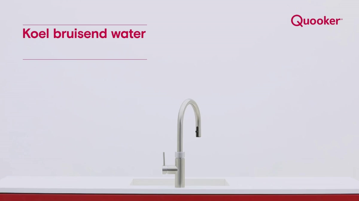 Video laden: oe de Quooker CUBE bruisend en gefilterd gekoeld water levert via één multifunctionele kraan.